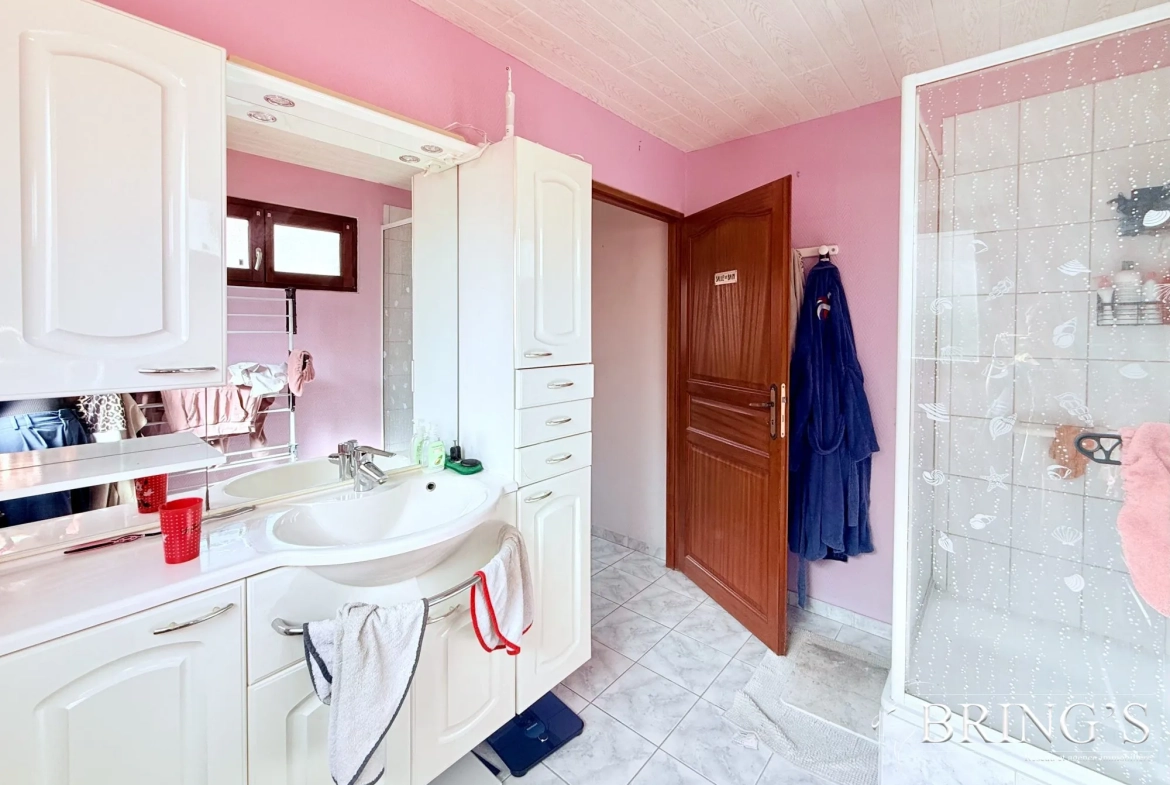 Maison à vendre à Trieux - 85 m² avec terrasse, jardin et dépendance 