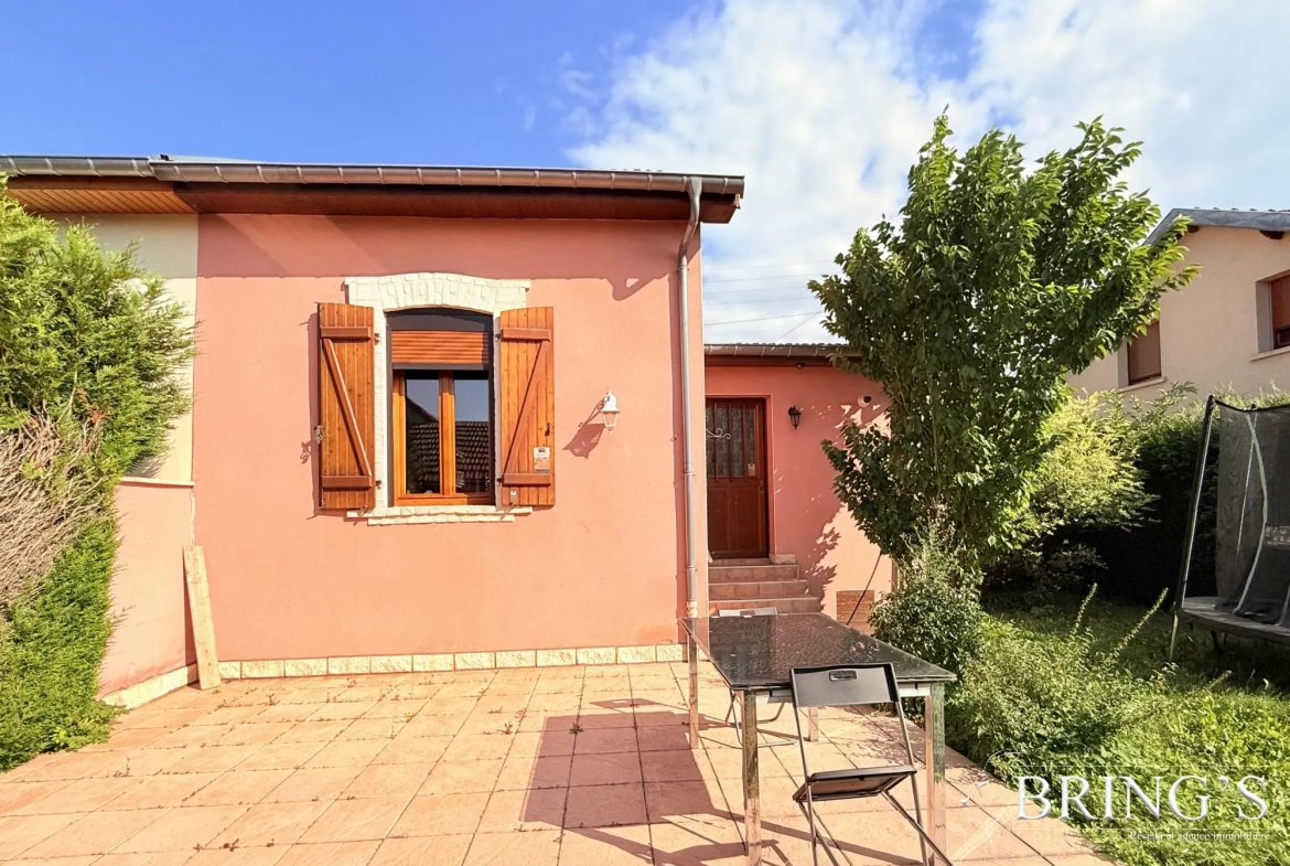 Maison à vendre à Trieux - 85 m² avec terrasse, jardin et dépendance 