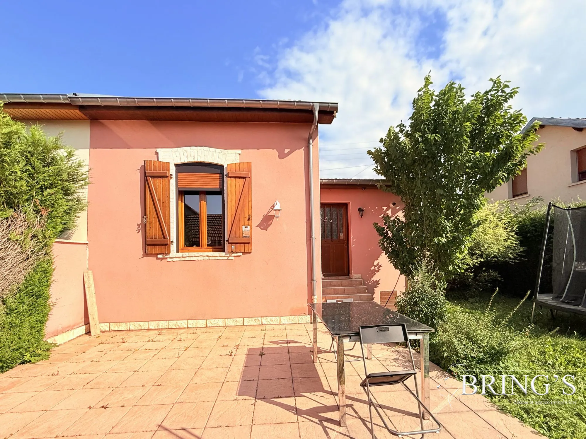 Maison à vendre à Trieux - 85 m² avec terrasse, jardin et dépendance 