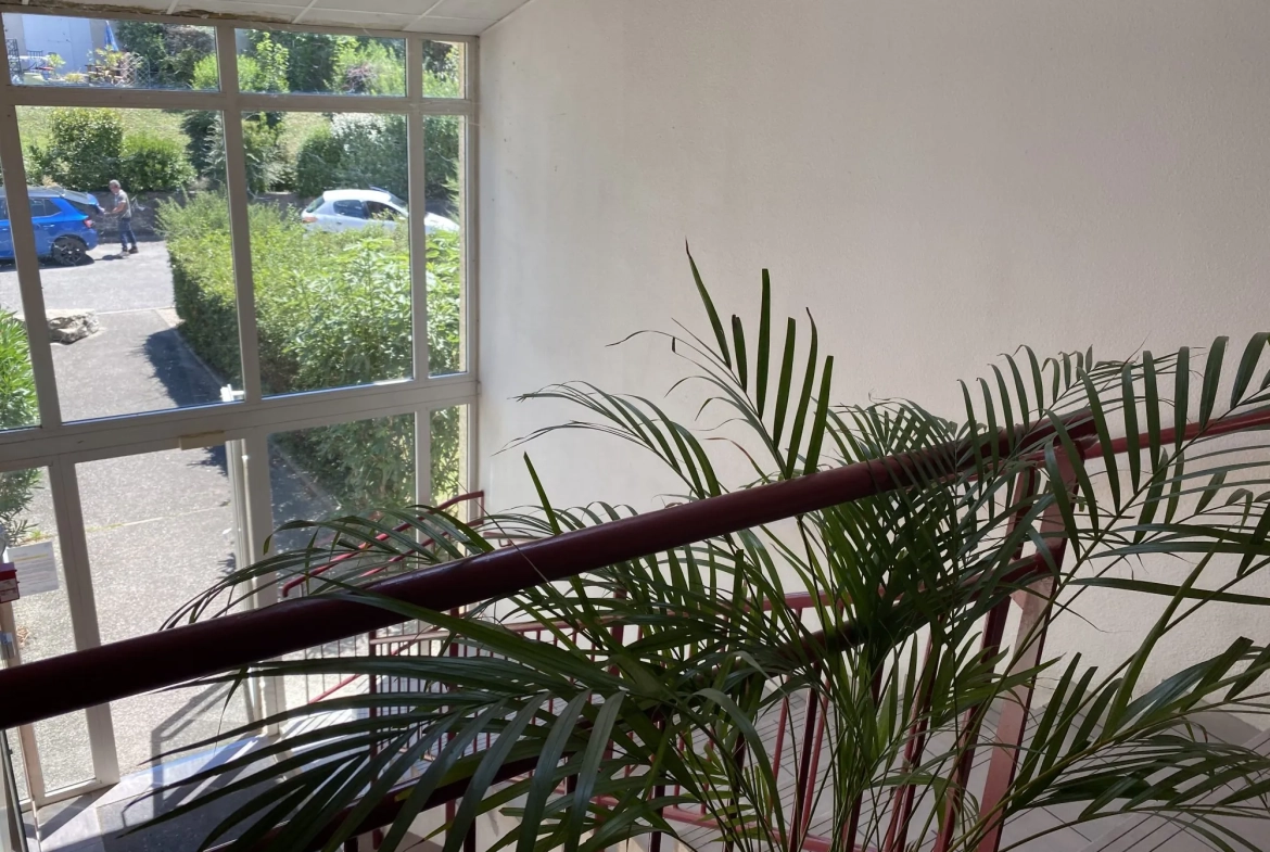 partie commune Bel appartement T3 avec terrasse, piscine et parking à Montélimar 