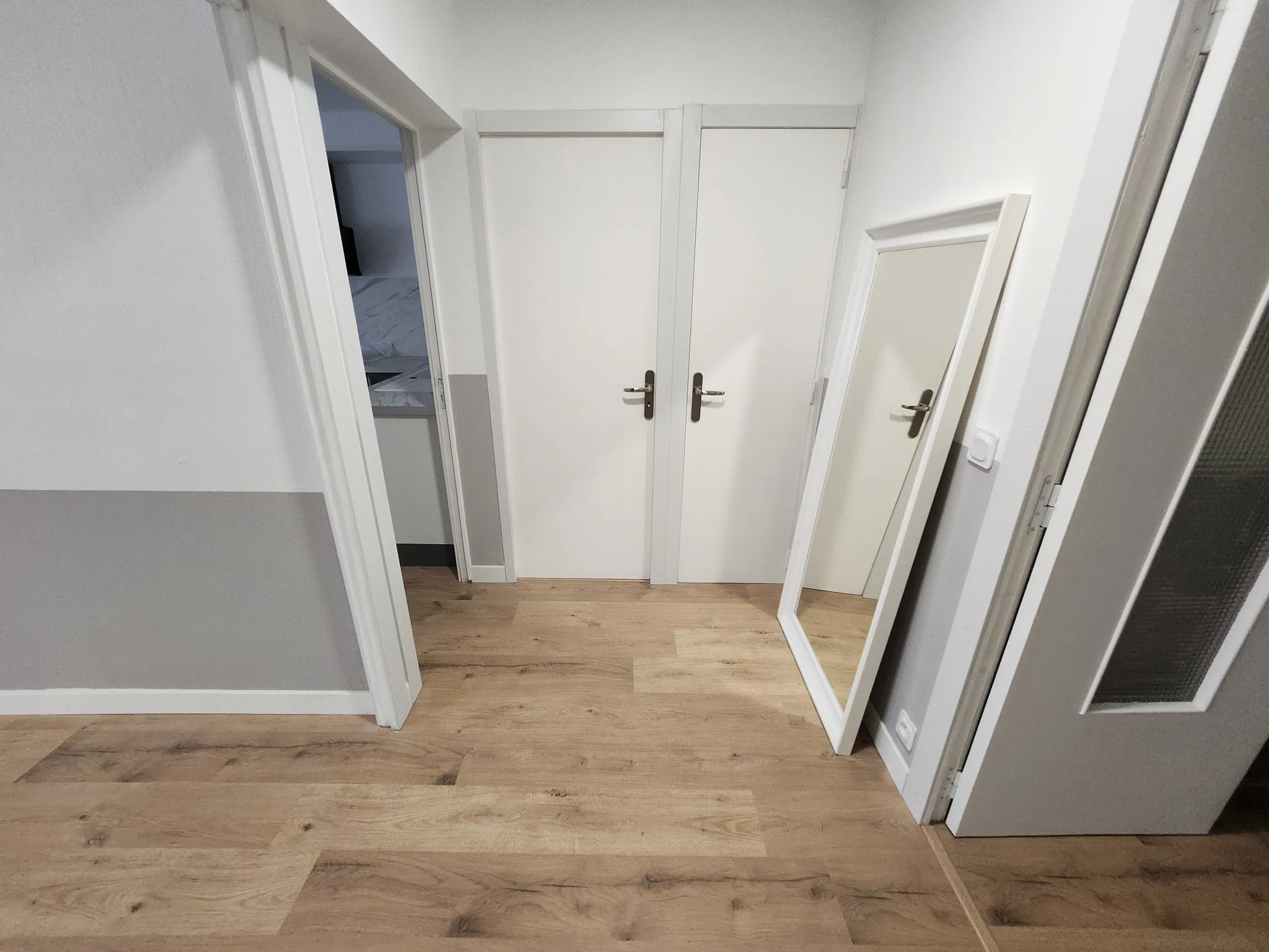 Appartement T3 rénové de 78 m2 avec balcon et cave à Digne-les-Bains centre-ville 