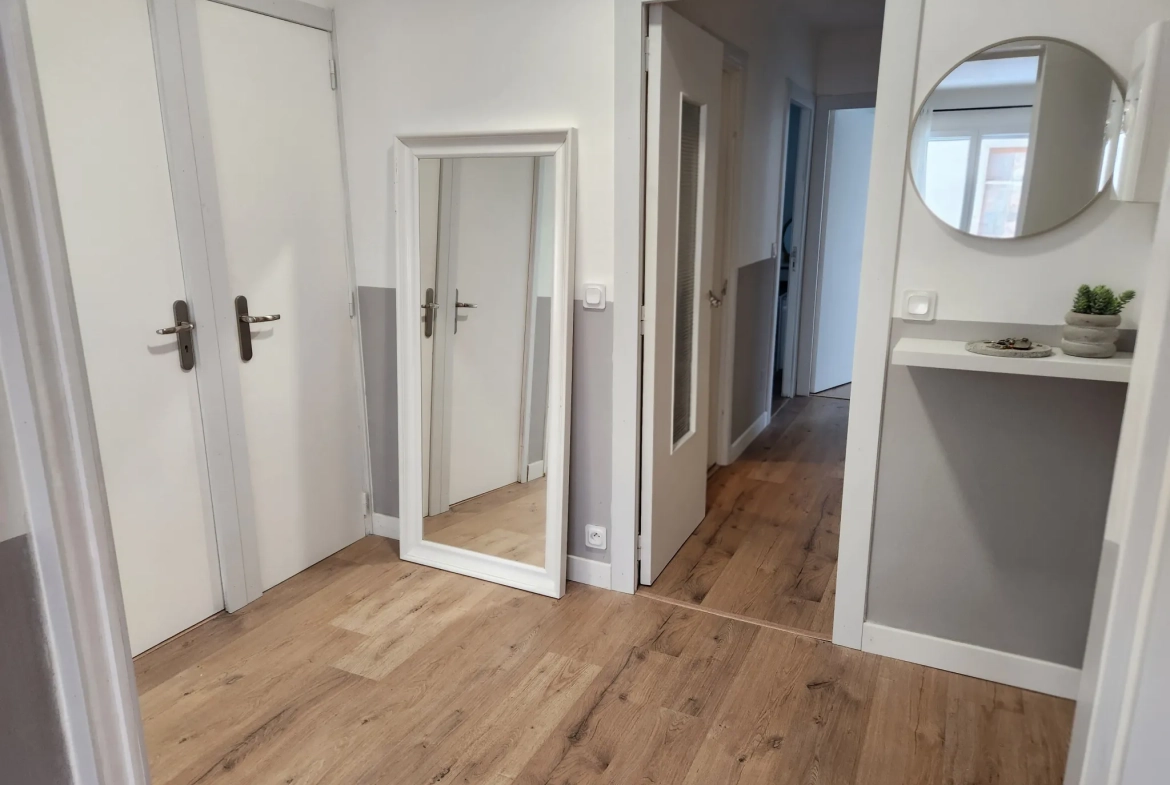 Appartement T3 rénové de 78 m2 avec balcon et cave à Digne-les-Bains centre-ville 