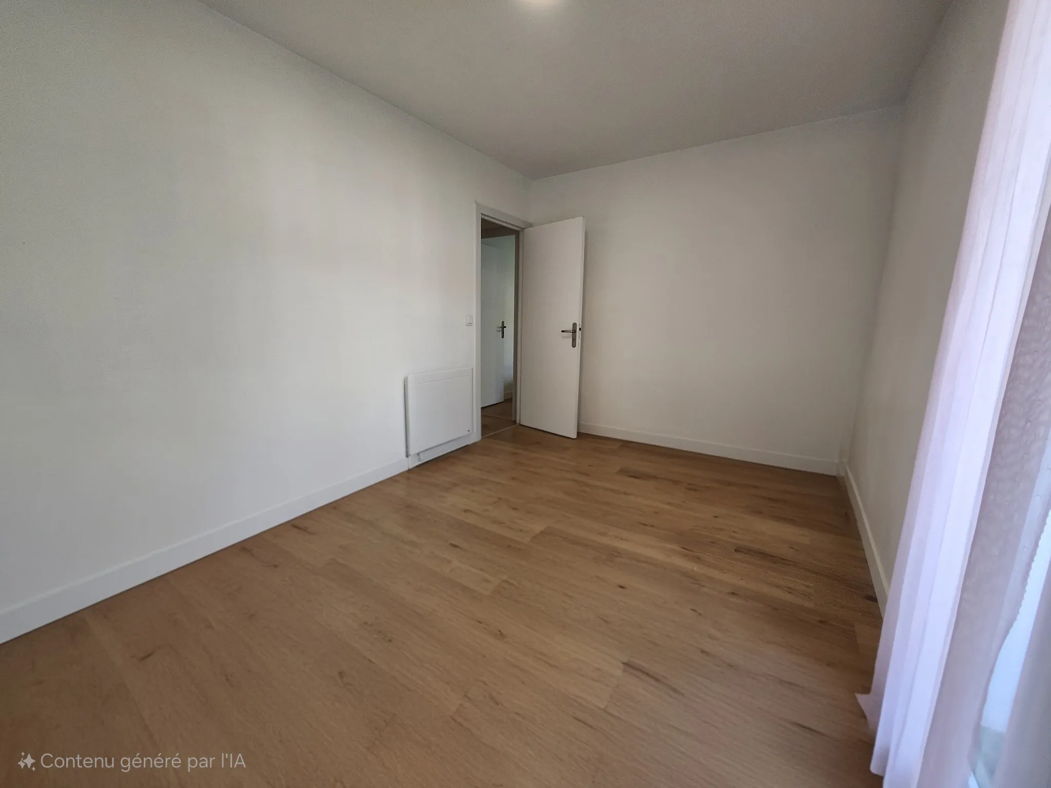 Appartement T3 rénové de 78 m2 avec balcon et cave à Digne-les-Bains centre-ville 