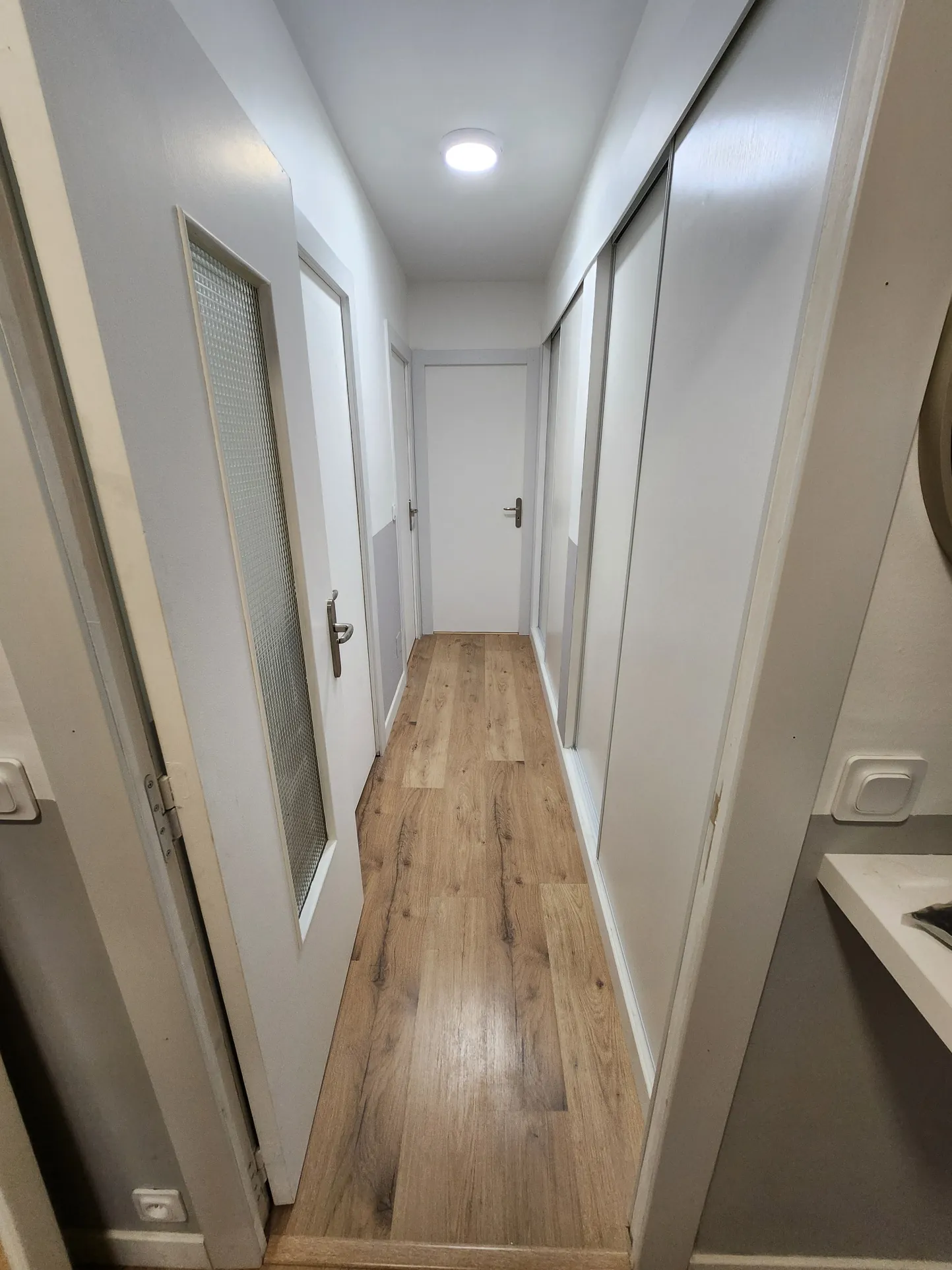 Appartement T3 rénové de 78 m2 avec balcon et cave à Digne-les-Bains centre-ville 