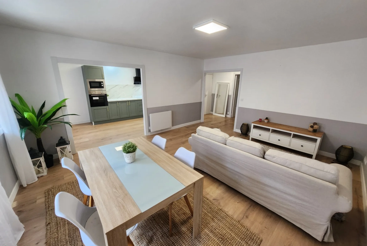 Appartement T3 rénové de 78 m2 avec balcon et cave à Digne-les-Bains centre-ville 