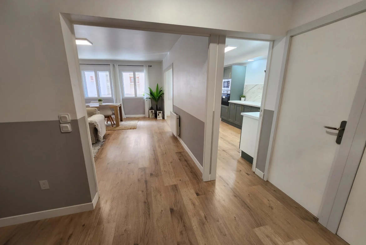 Appartement T3 rénové de 78 m2 avec balcon et cave à Digne-les-Bains centre-ville 