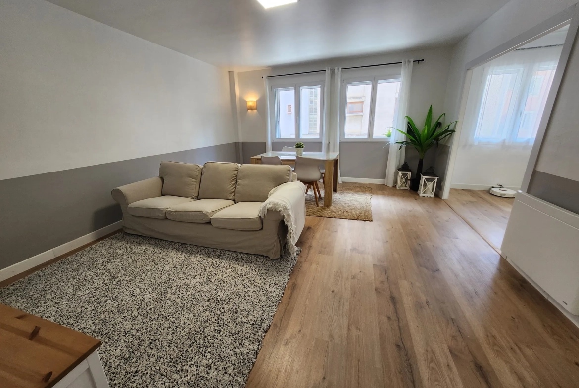 Appartement T3 rénové de 78 m2 avec balcon et cave à Digne-les-Bains centre-ville 