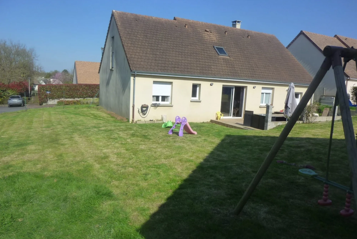 Maison à Loué de 135 m² avec terrain clos et proximité commerces 