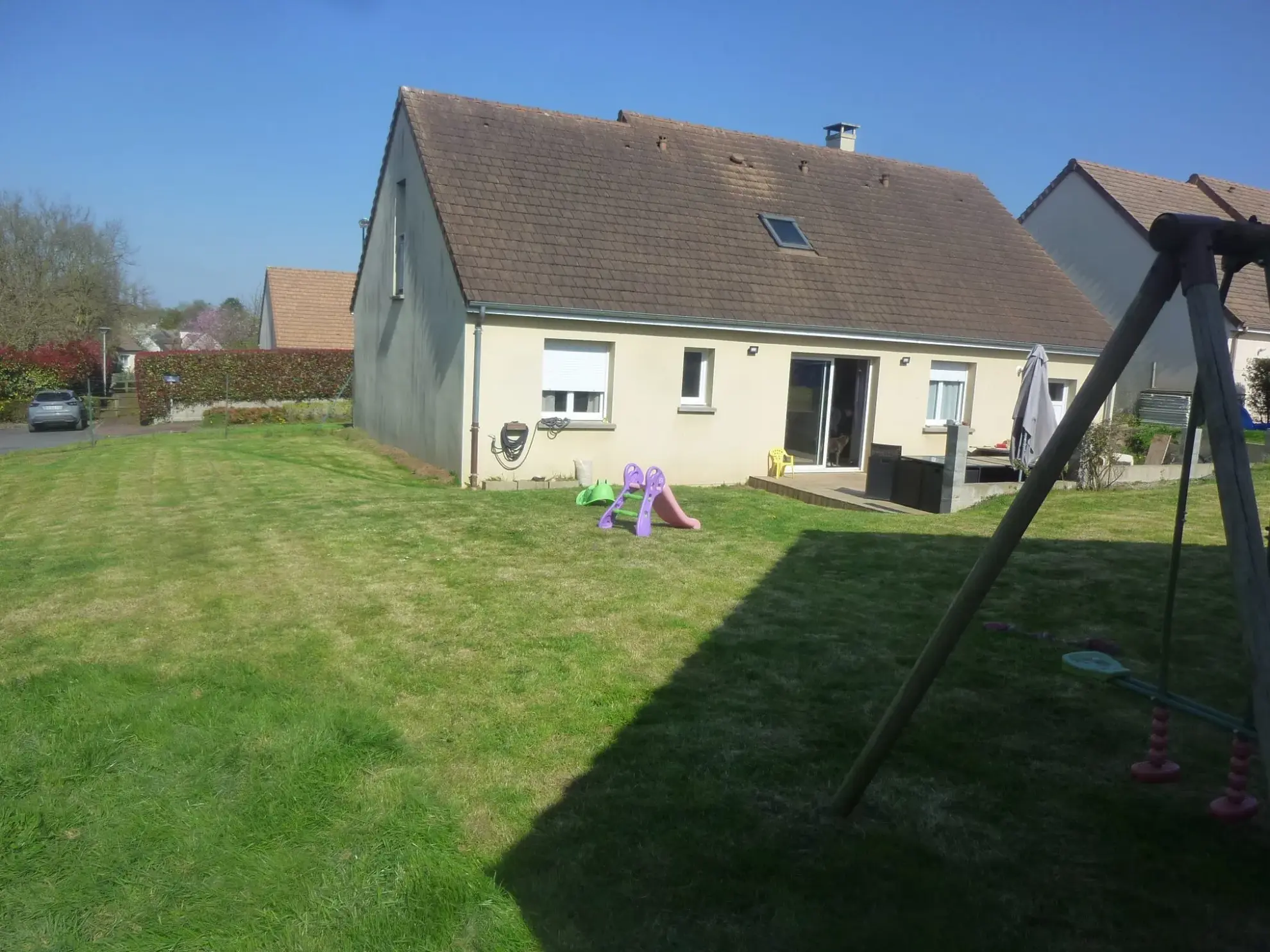 Maison à Loué de 135 m² avec terrain clos et proximité commerces 