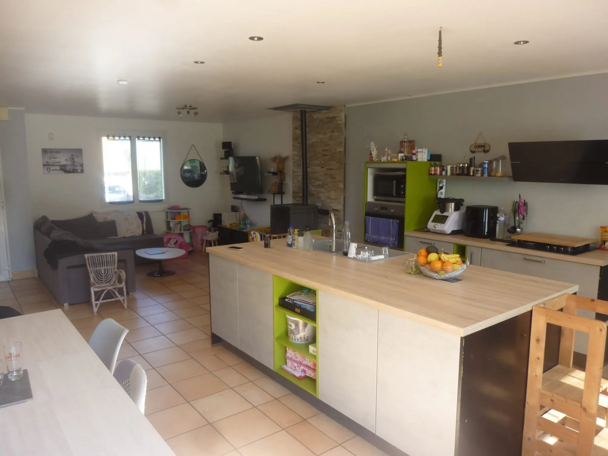 Maison à Loué de 135 m² avec terrain clos et proximité commerces 
