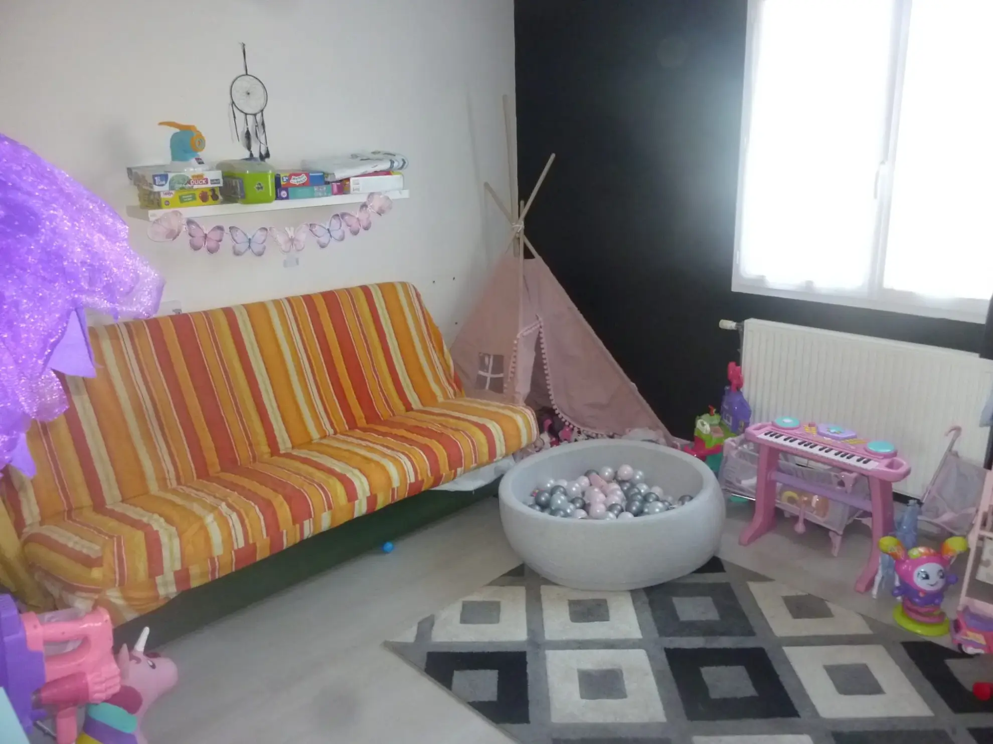 Maison à Loué de 135 m² avec terrain clos et proximité commerces 