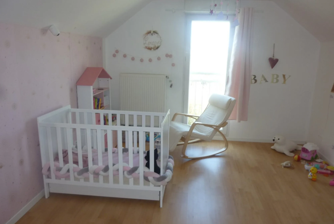 Maison à Loué de 135 m² avec terrain clos et proximité commerces 