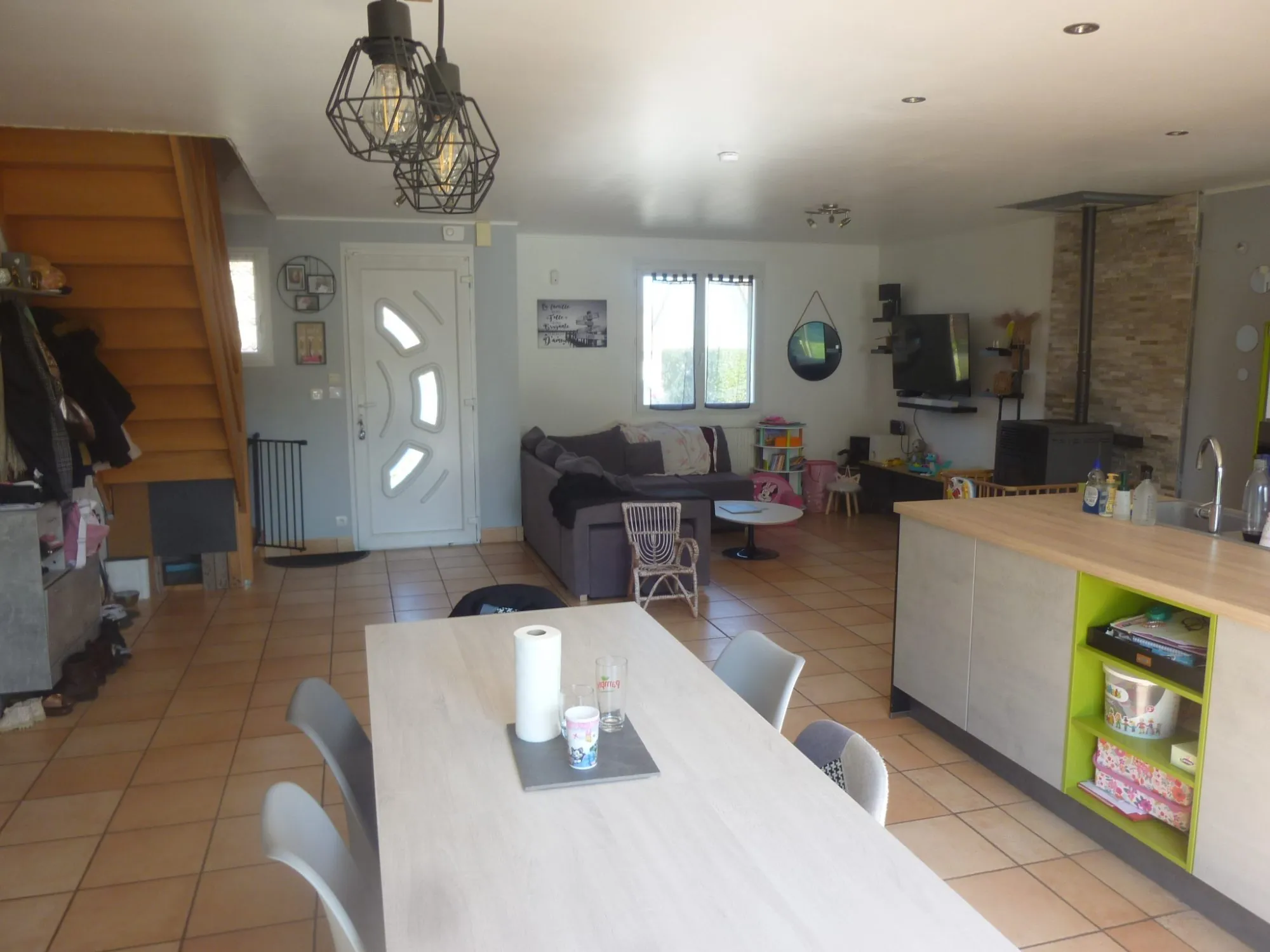 Maison à Loué de 135 m² avec terrain clos et proximité commerces 
