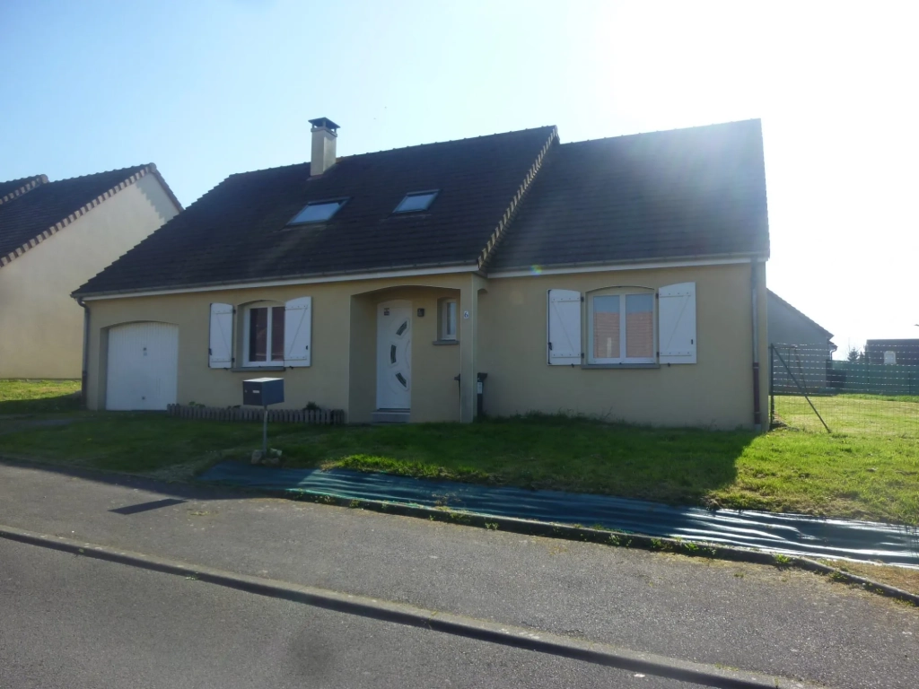 Maison à Loué de 135 m² avec terrain clos et proximité commerces