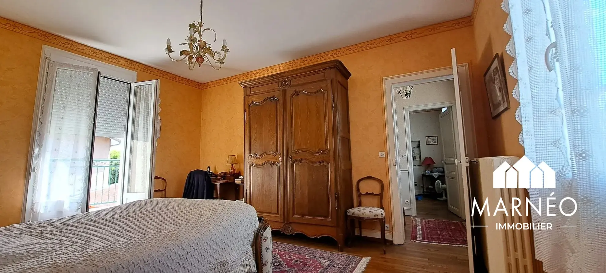 Maison familiale en briques de 120 m² à Châlons-en-Champagne, proche commodités 
