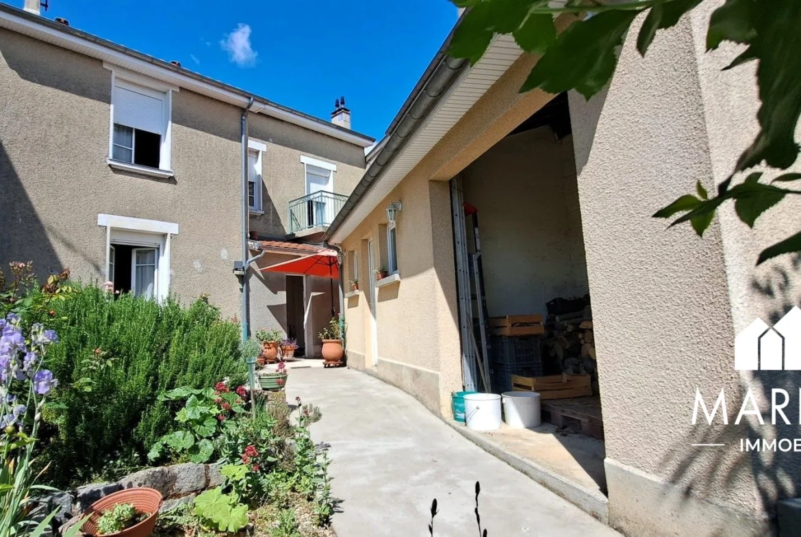 Maison familiale en briques de 120 m² à Châlons-en-Champagne, proche commodités 