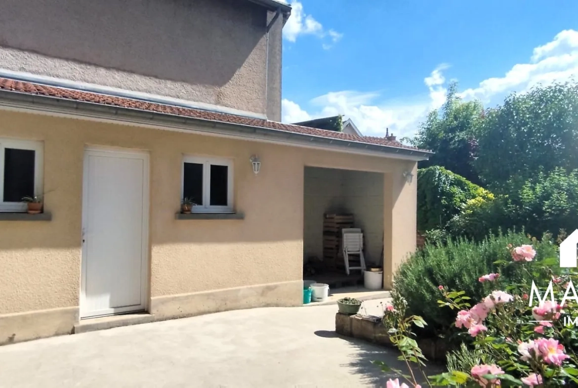Maison familiale en briques de 120 m² à Châlons-en-Champagne, proche commodités 