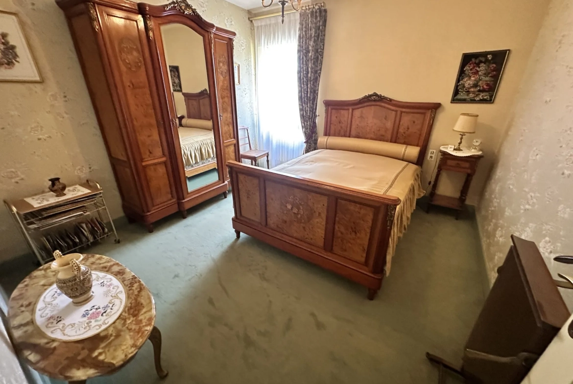 Maison à rénover de 108 m² à MARIGNÉ, secteur Hauts-d'Anjou 