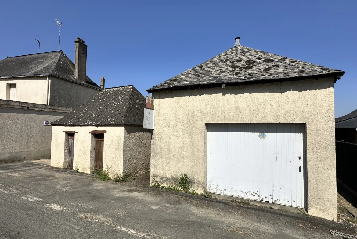 Maison à rénover de 108 m² à MARIGNÉ, secteur Hauts-d'Anjou 