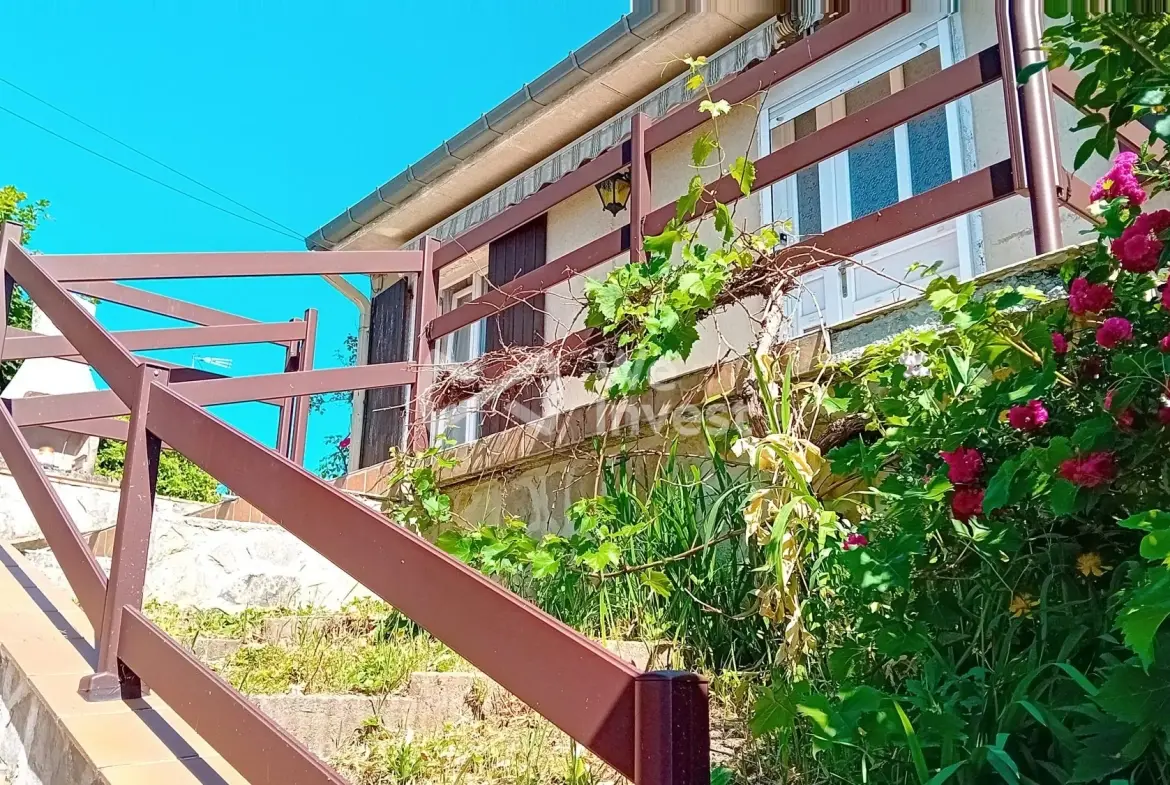Maison individuelle avec jardin et dépendance à Fourmies 