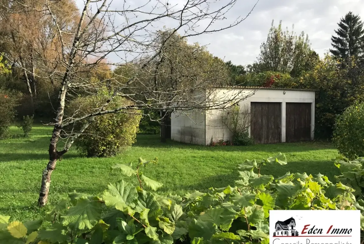 Terrain constructible rare à Isle d'Espagnac de 1700 m² proximité commodités 