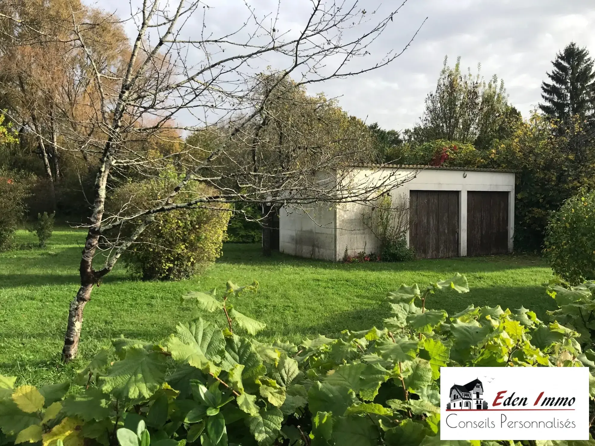Terrain constructible rare à Isle d'Espagnac de 1700 m² proximité commodités 