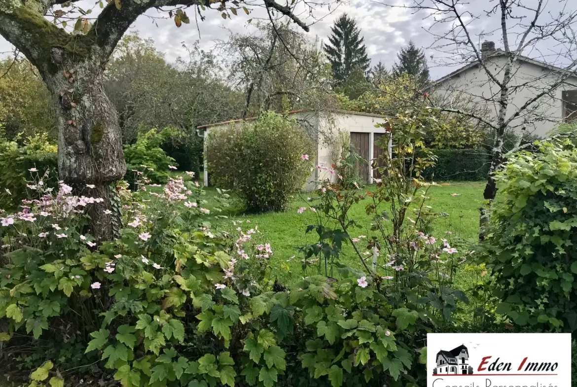 Terrain constructible rare à Isle d'Espagnac de 1700 m² proximité commodités 