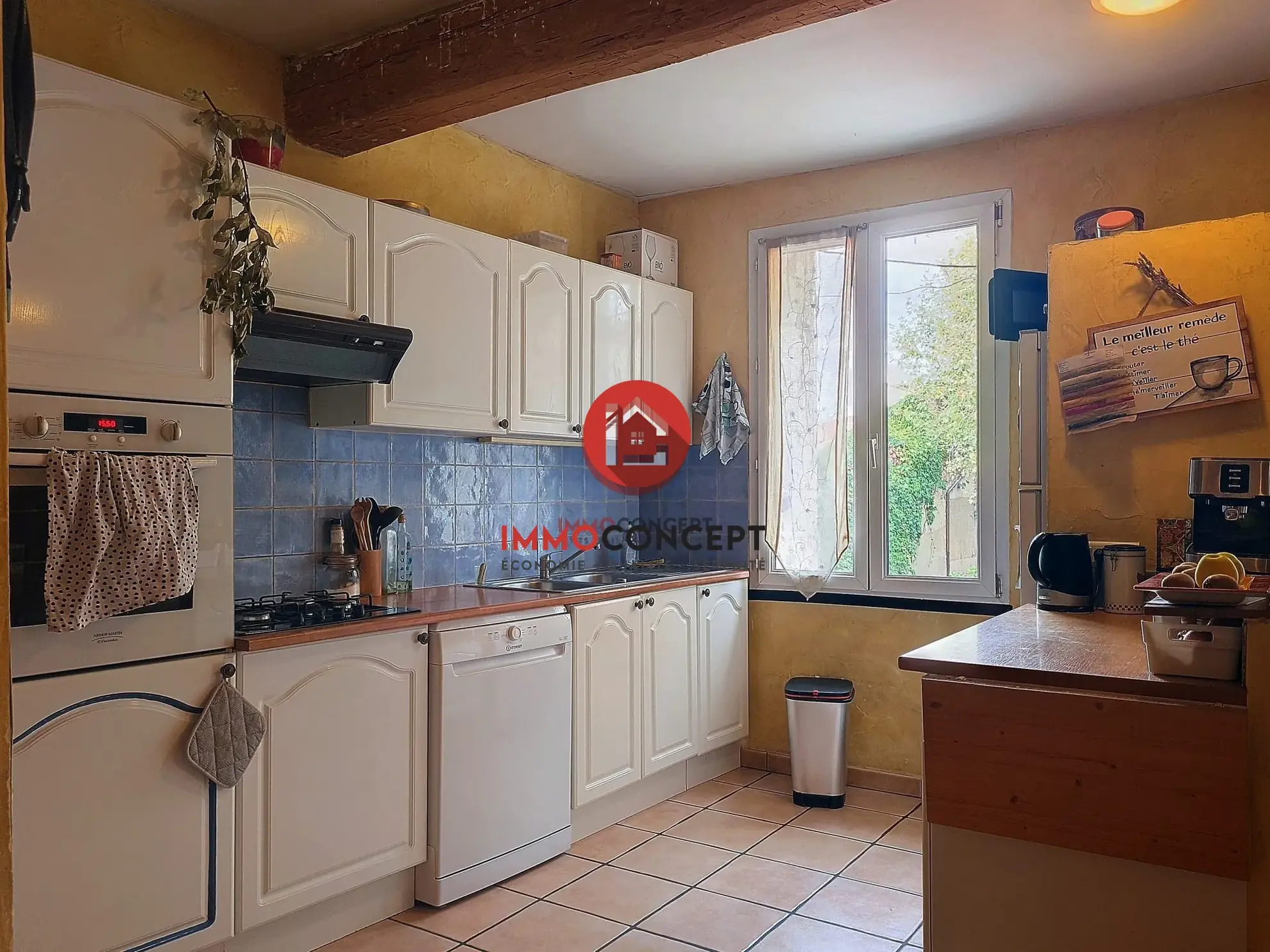 À vendre ensemble immobilier à Roquemaure avec appartement rénové et grenier aménageable 
