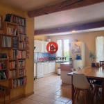 À vendre ensemble immobilier à Roquemaure avec appartement rénové et grenier aménageable