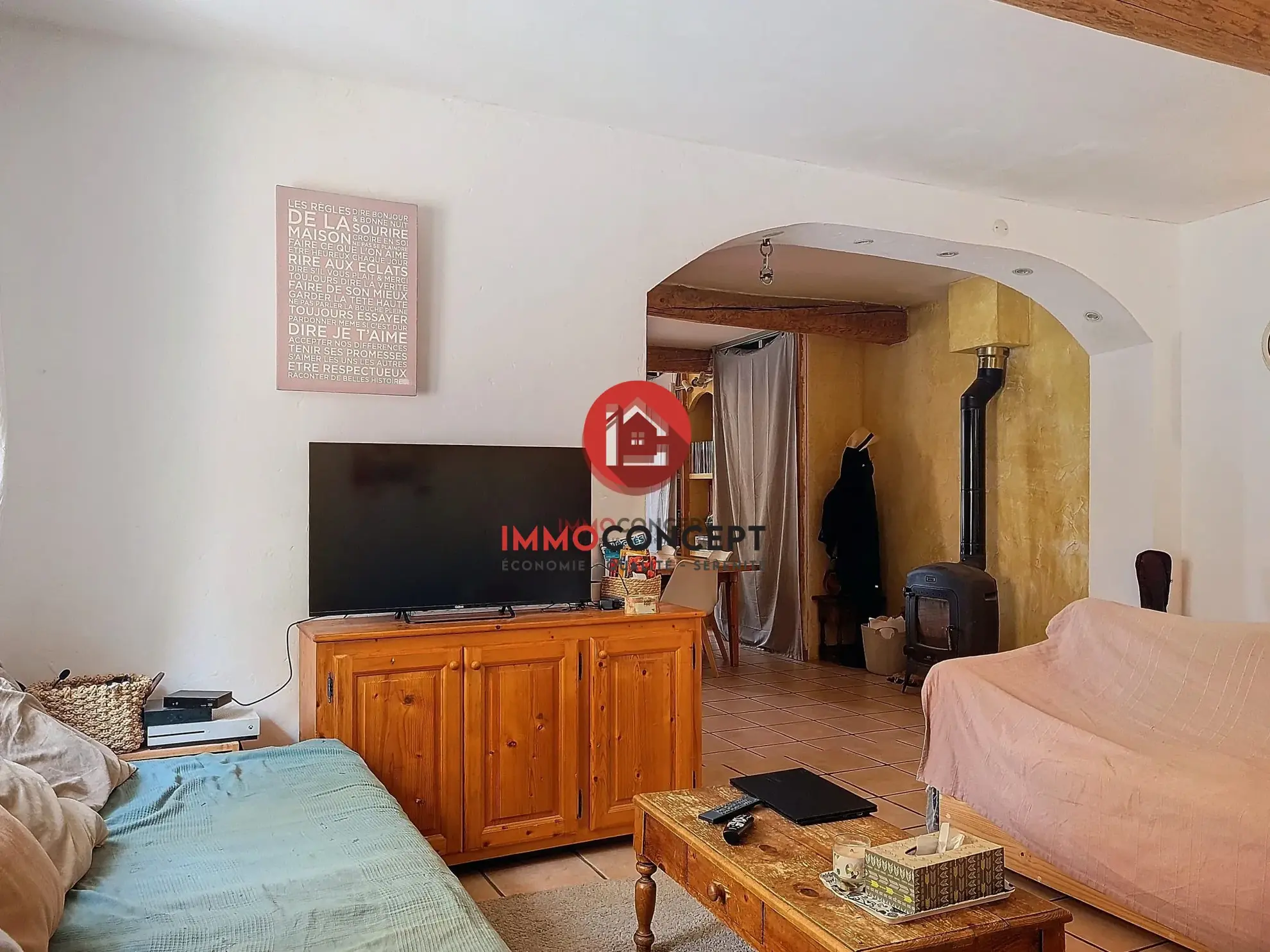 À vendre ensemble immobilier à Roquemaure avec appartement rénové et grenier aménageable 