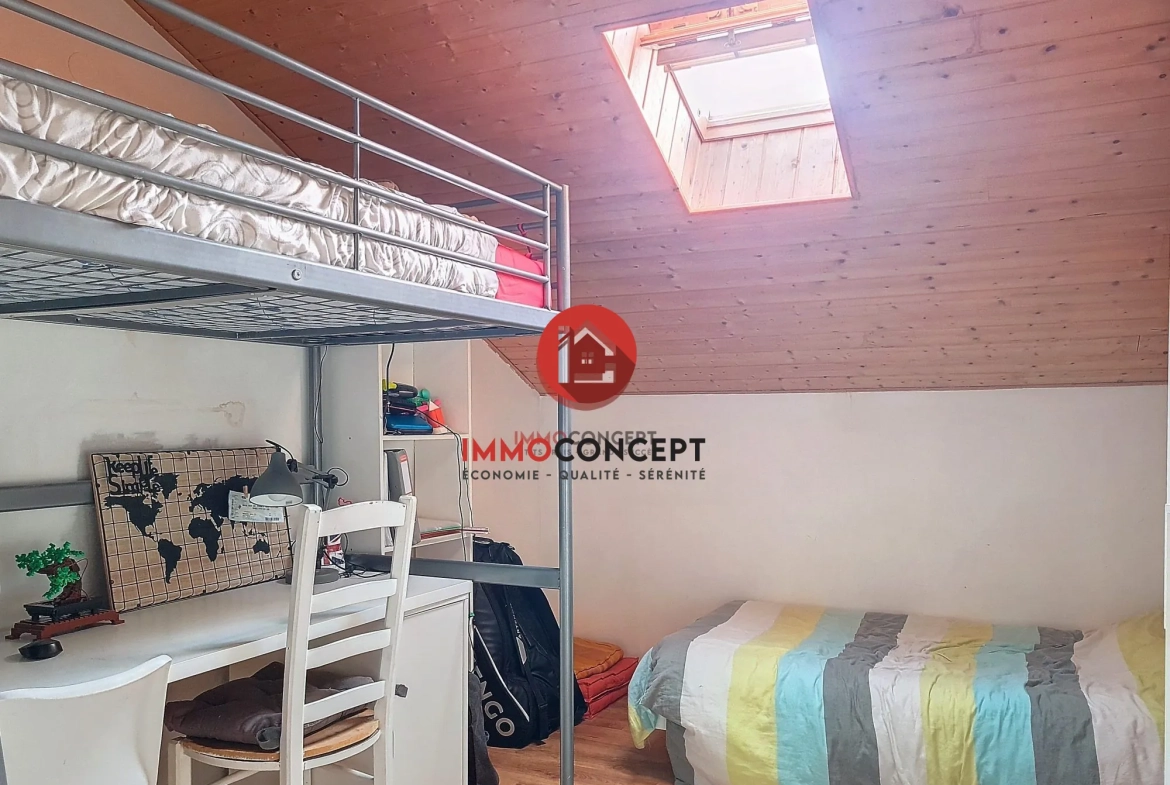À vendre ensemble immobilier à Roquemaure avec appartement rénové et grenier aménageable 