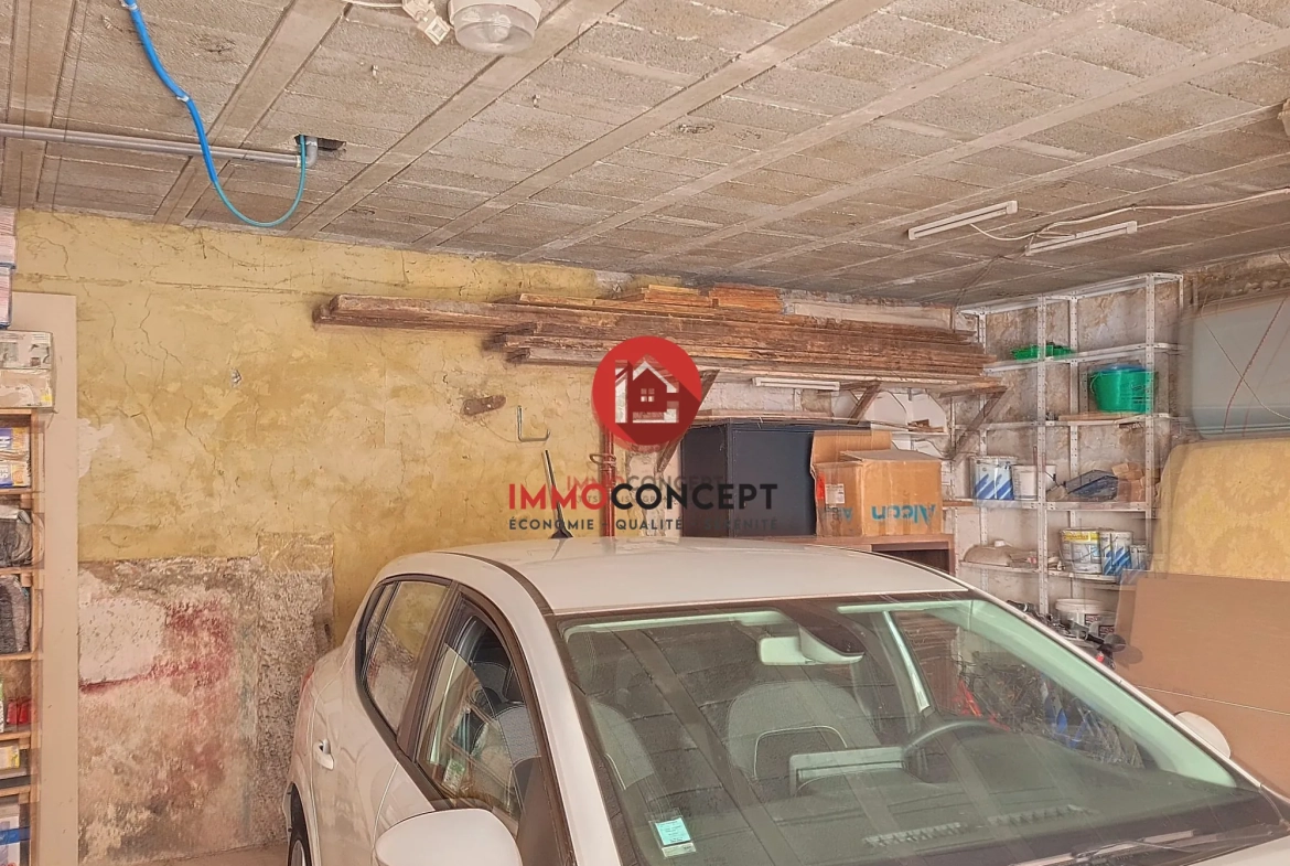 À vendre ensemble immobilier à Roquemaure avec appartement rénové et grenier aménageable 