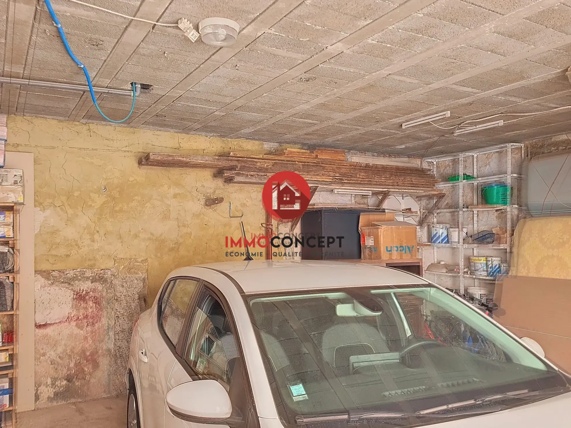 À vendre ensemble immobilier à Roquemaure avec appartement rénové et grenier aménageable 