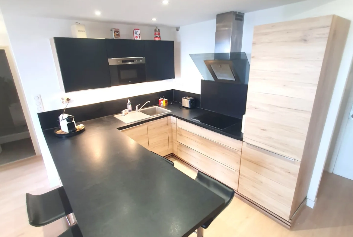 Appartement T2 de 43 m² avec balcon à vendre dans le quartier Écusson de Montpellier 