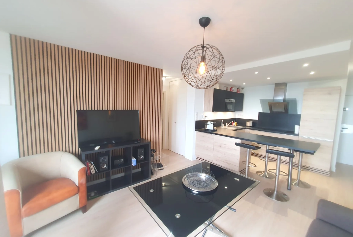 Appartement T2 de 43 m² avec balcon à vendre dans le quartier Écusson de Montpellier 