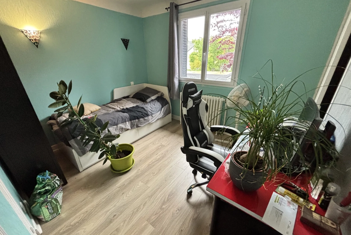 Charmante maison de ville à vendre à Cusset - 102 m² avec garage et terrasse 