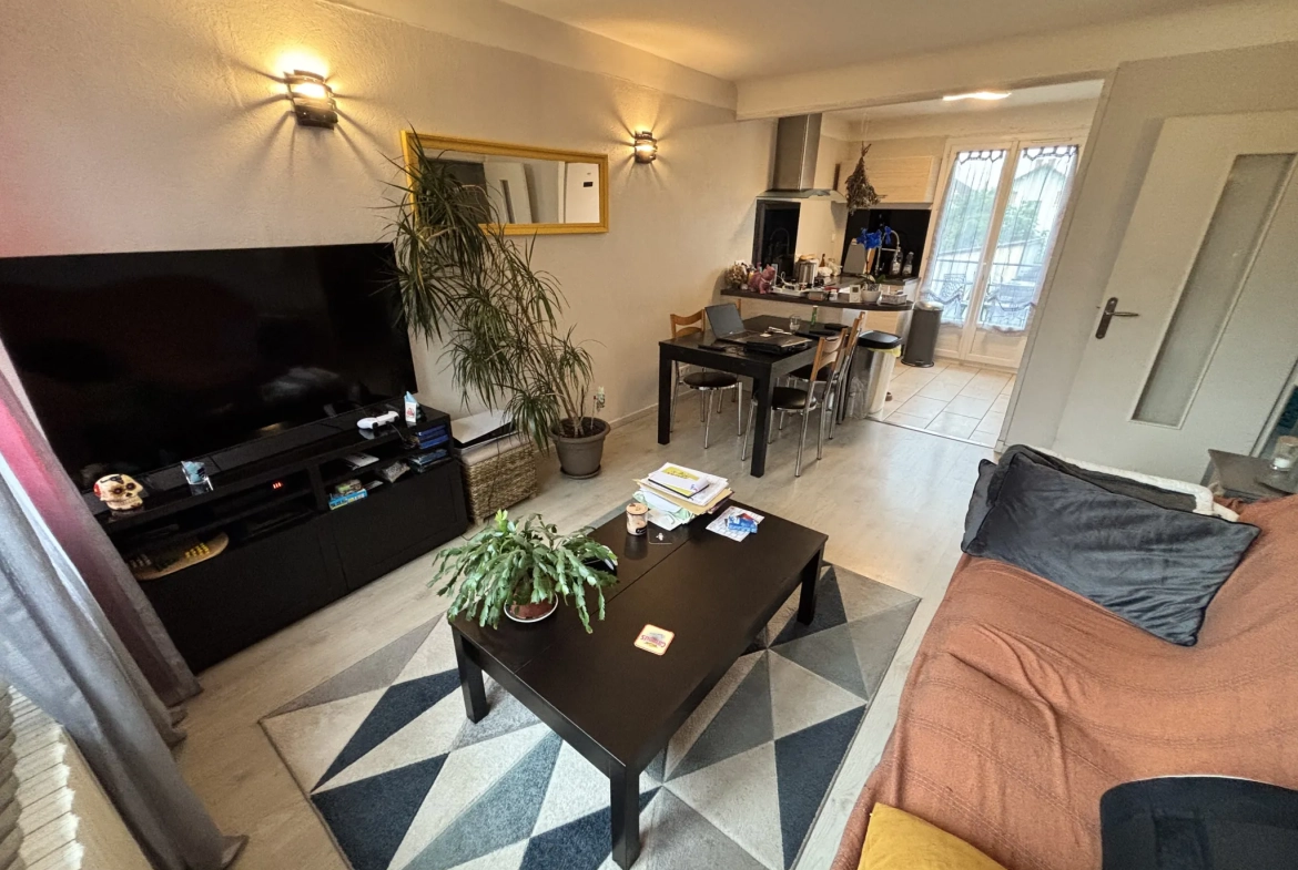 Charmante maison de ville à vendre à Cusset - 102 m² avec garage et terrasse 