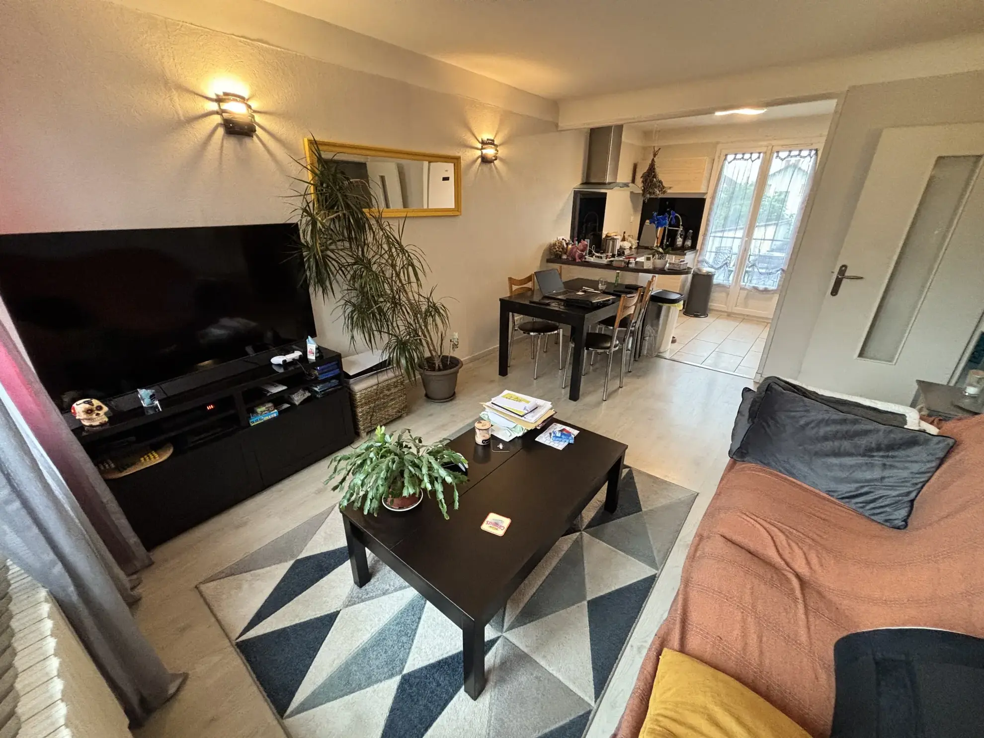 Charmante maison de ville à vendre à Cusset - 102 m² avec garage et terrasse 