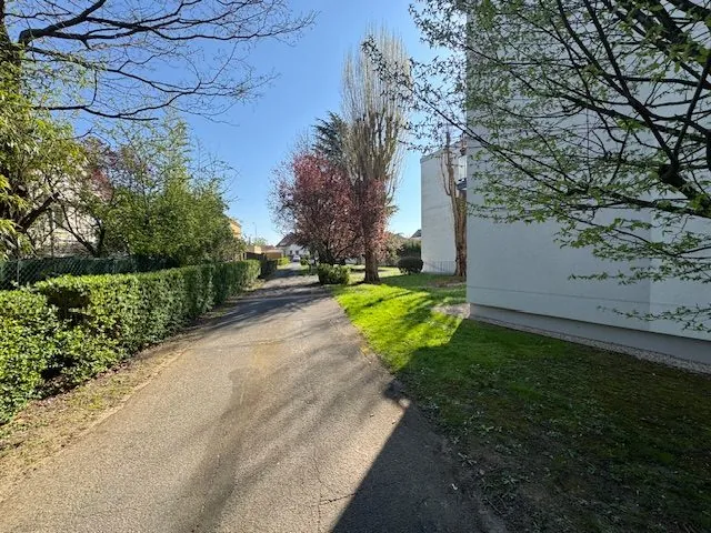 Appartement 2 pièces à vendre à Montesson avec balcon et parking 