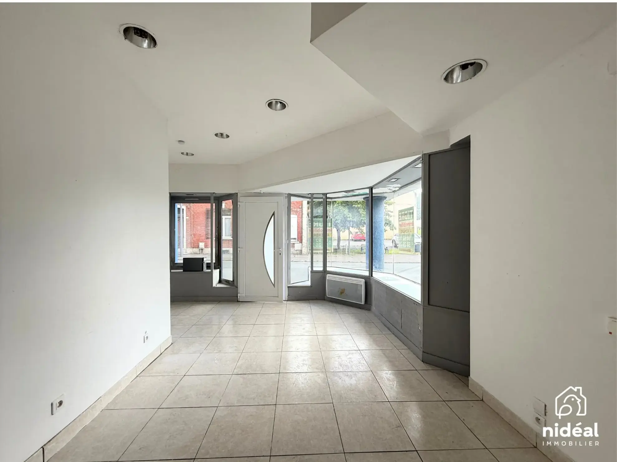 Immeuble de rapport à vendre à Jeumont avec deux lots et jardin 