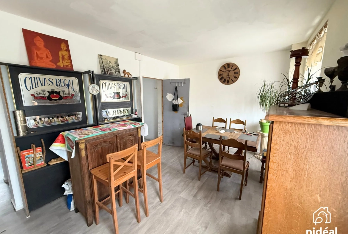 Immeuble de rapport à vendre à Jeumont avec deux lots et jardin 