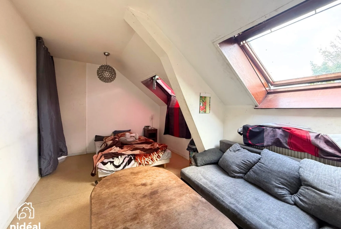 Immeuble de rapport à vendre à Jeumont avec deux lots et jardin 