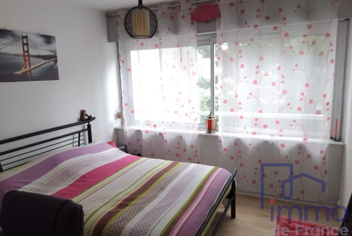 Appartement T3 lumineux de 64,50 m² avec balcon et parking au Puy-en-Velay 