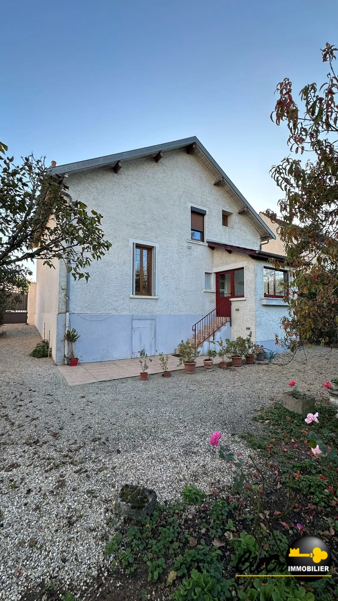 Maison à vendre à Genlis - Charmante maison avec jardin et garage 