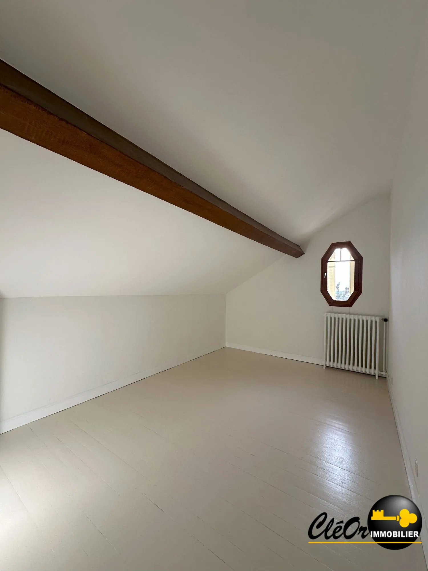 Maison à vendre à Genlis - Charmante maison avec jardin et garage 