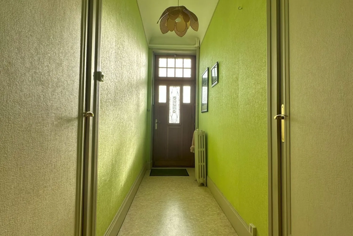 Maison à vendre à Genlis - Charmante maison avec jardin et garage 