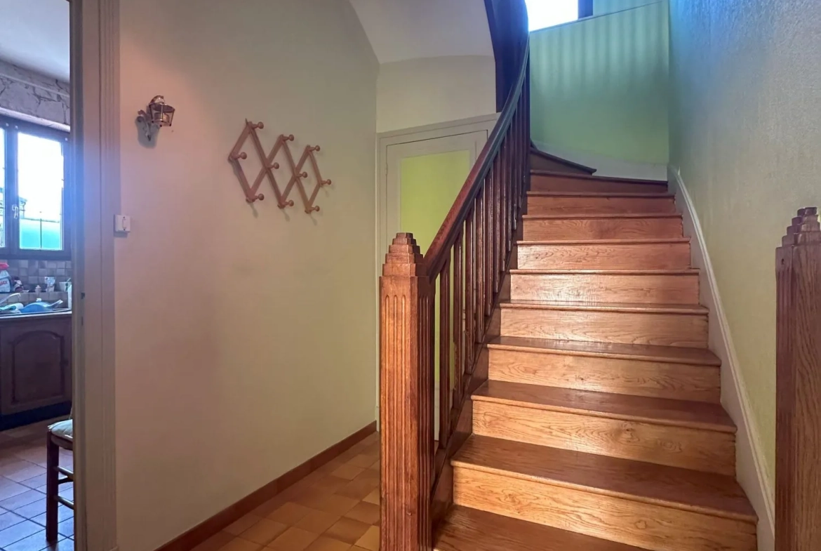 Maison à vendre à Genlis - Charmante maison avec jardin et garage 