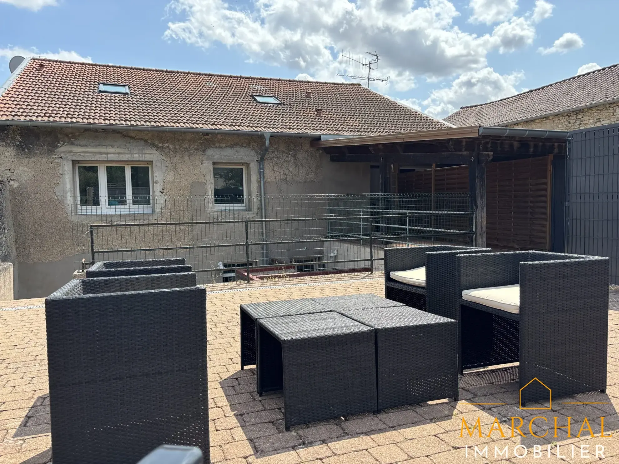 Appartement duplex avec 2 terrasses privées à Aube, proche de Metz 
