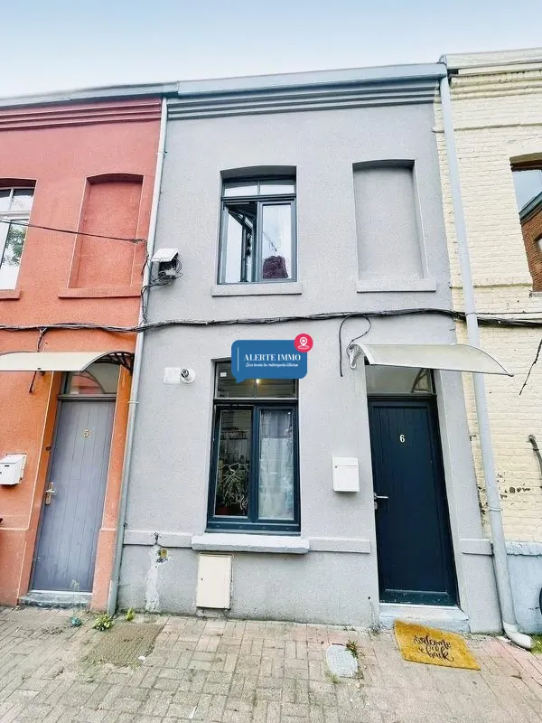 Maison entièrement rénovée à Lille Wazemmes, proche métro et universités 