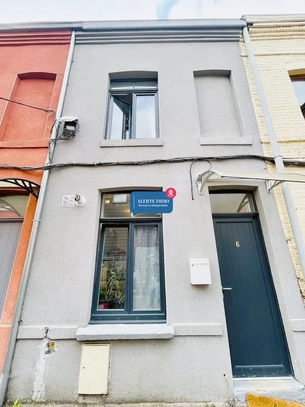 Maison entièrement rénovée à Lille Wazemmes, proche métro et universités 
